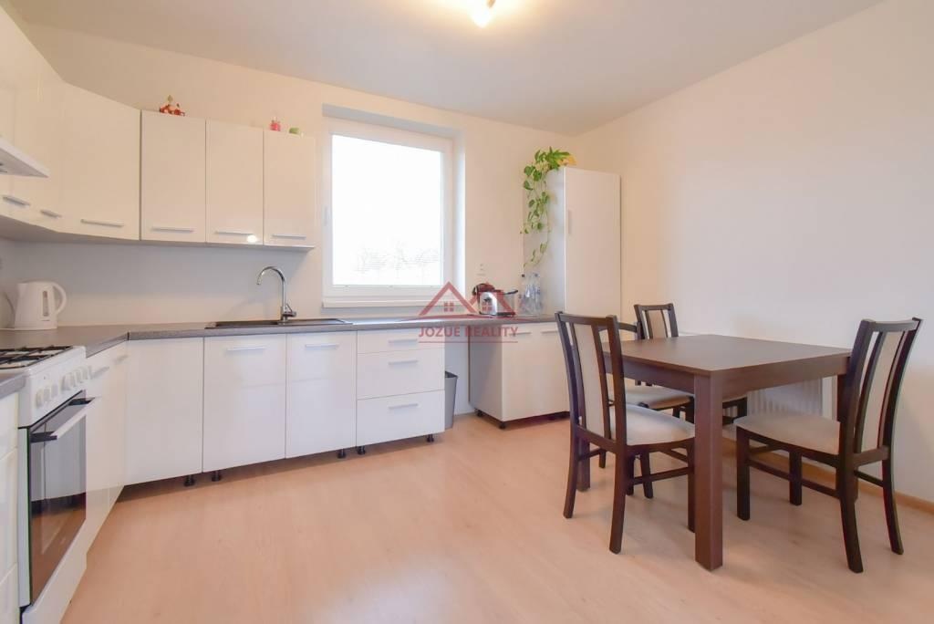 Moderný 4-izbový bungalov-Kokšov Bakša - 13