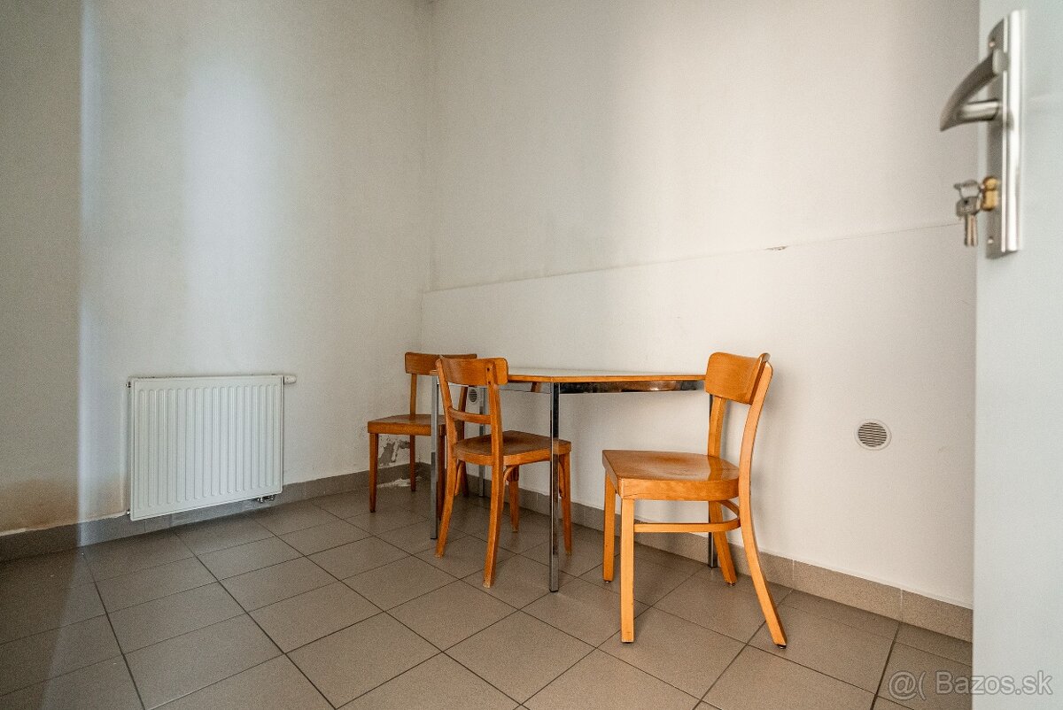 Obchodný priestor Šahy na predaj - 13