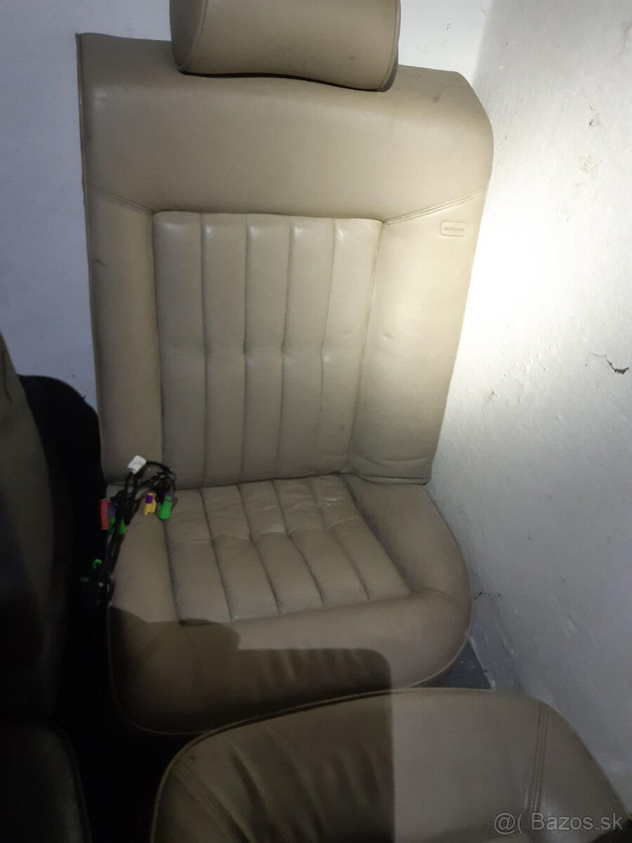 AUDI A8, S8 D2 - sedačky - 13