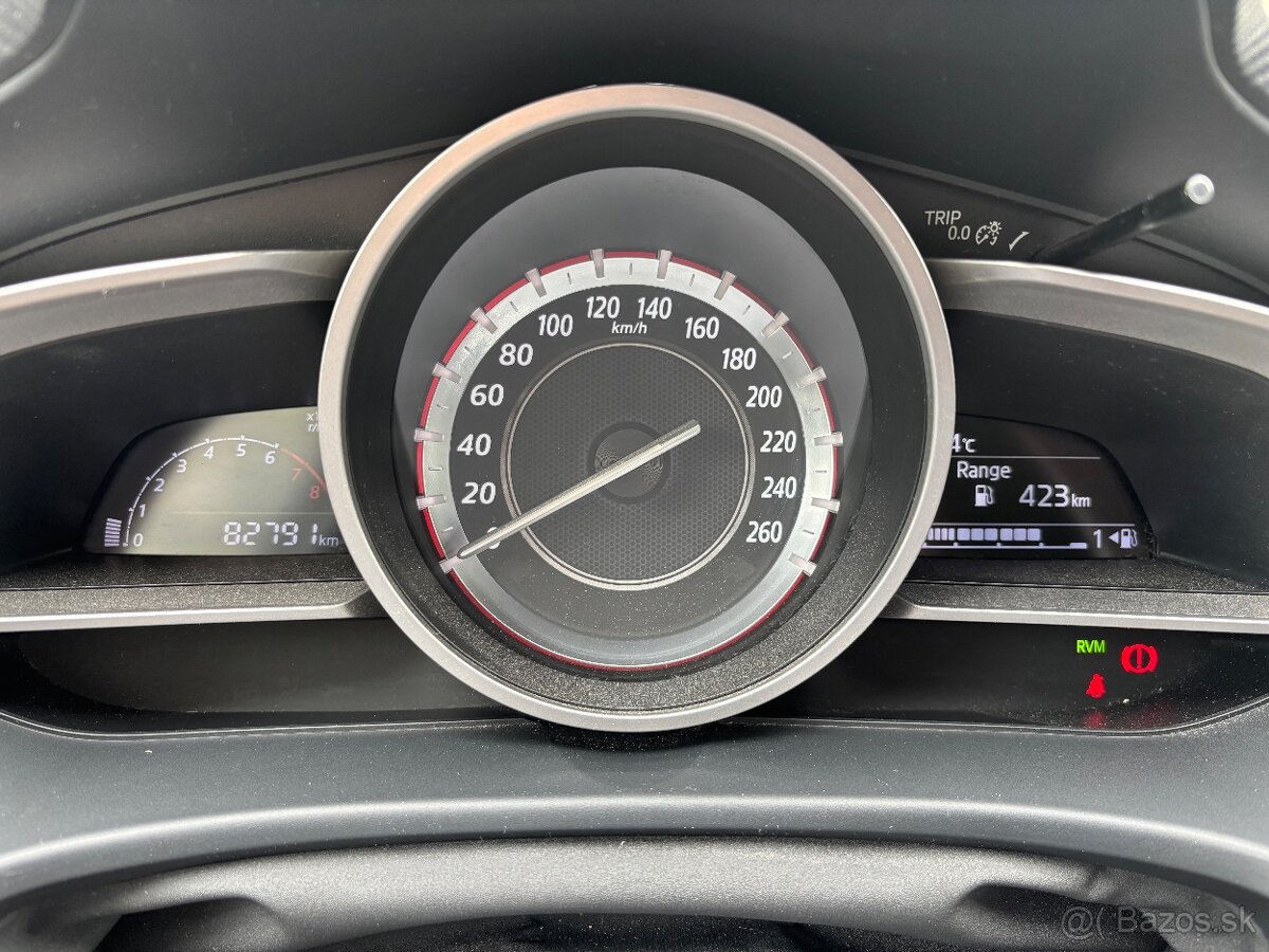 Mazda 3 1.5 benzin 2015 - 13
