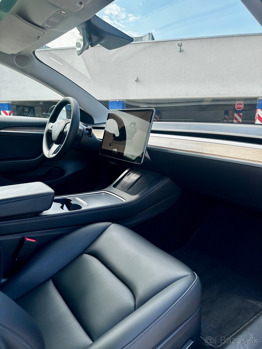 Tesla Model 3 Long Range Dual Motor AWD – 2022 - 13