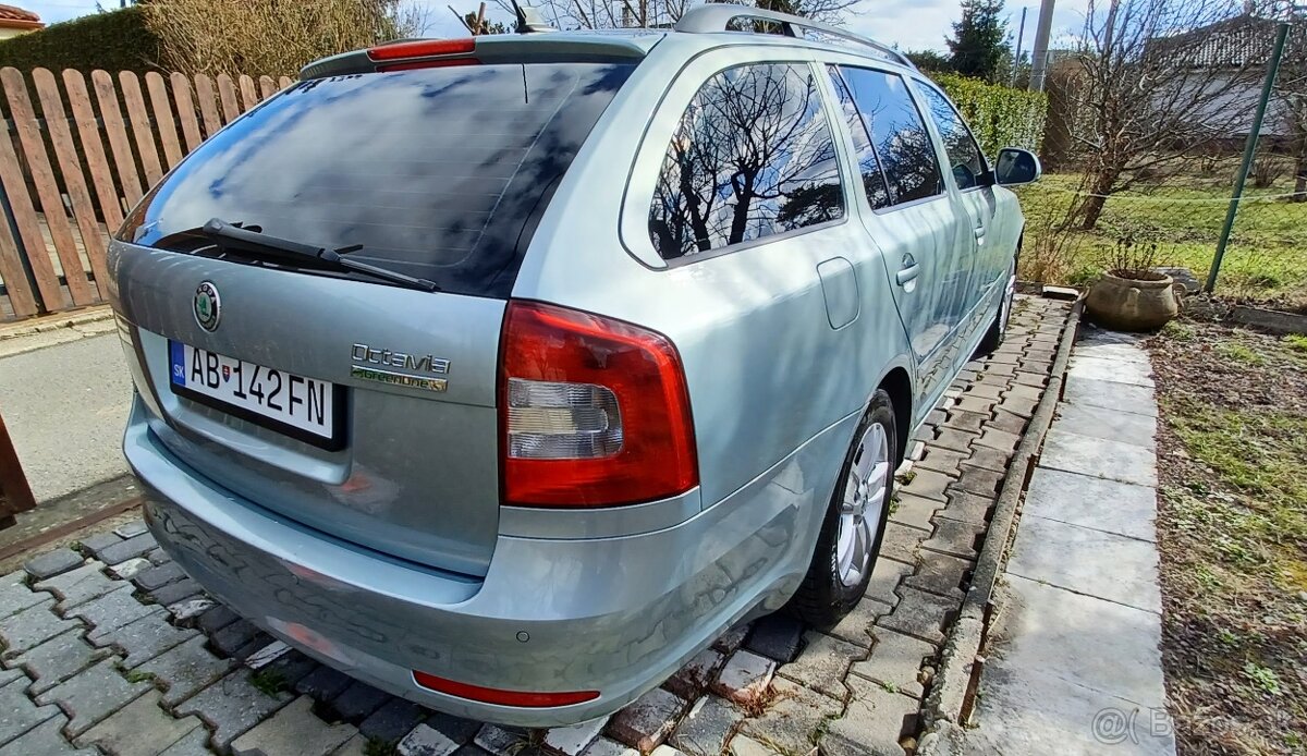 Predám Škoda Octavia Combi 1.6 TDI Greenline - 13