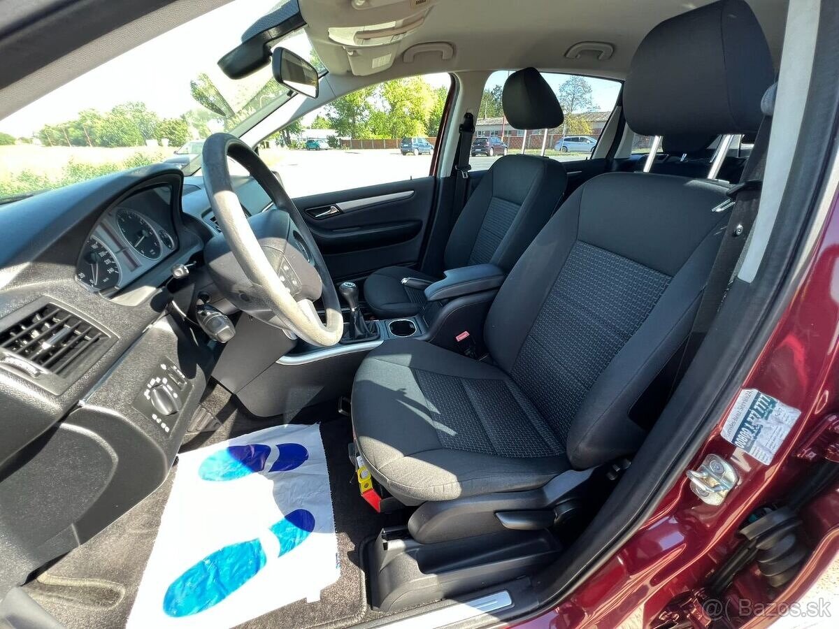 Mercedes-Benz B160 - 13