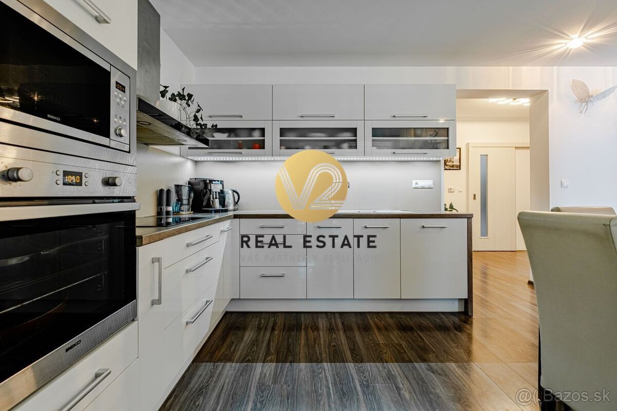 NA PREDAJ 5I RODINNÝ DOM S BAZÉNOM, 10 MIN DO CENTRA NITRY - 13