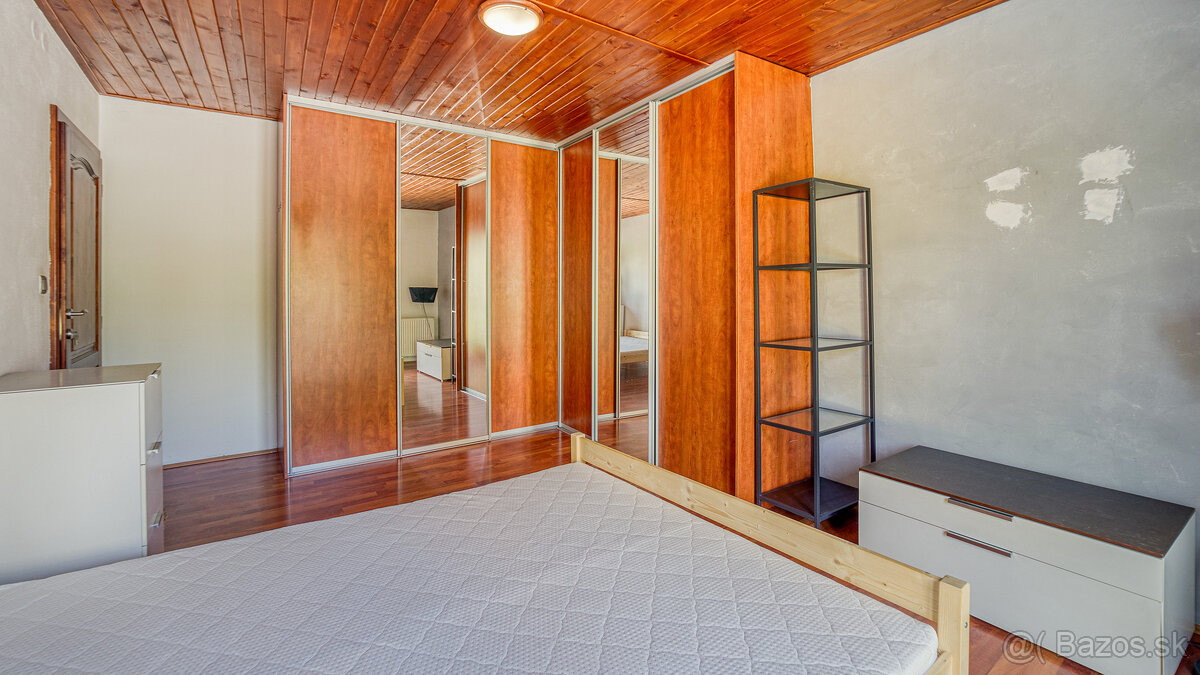 Trojpodlažná polyfunkčná budova v úplnom centre Šamorína na - 13