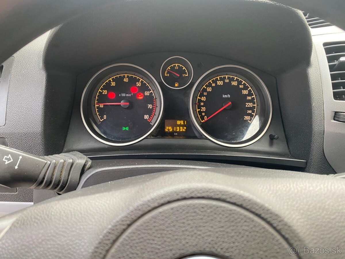 Opel Zafira 1.6 16V benzín LPG - 13