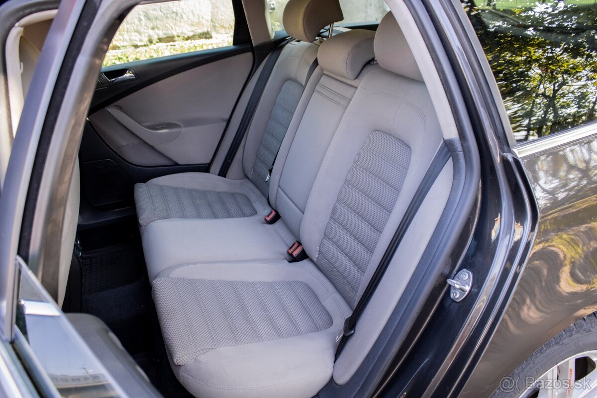 Volkswagen Passat Variant 2.0 TDI Sportline - 13