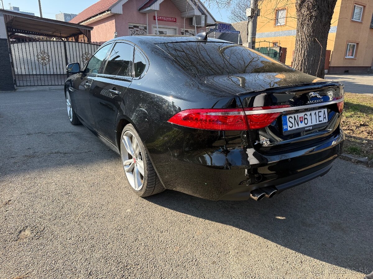 Jaguar XF - 13