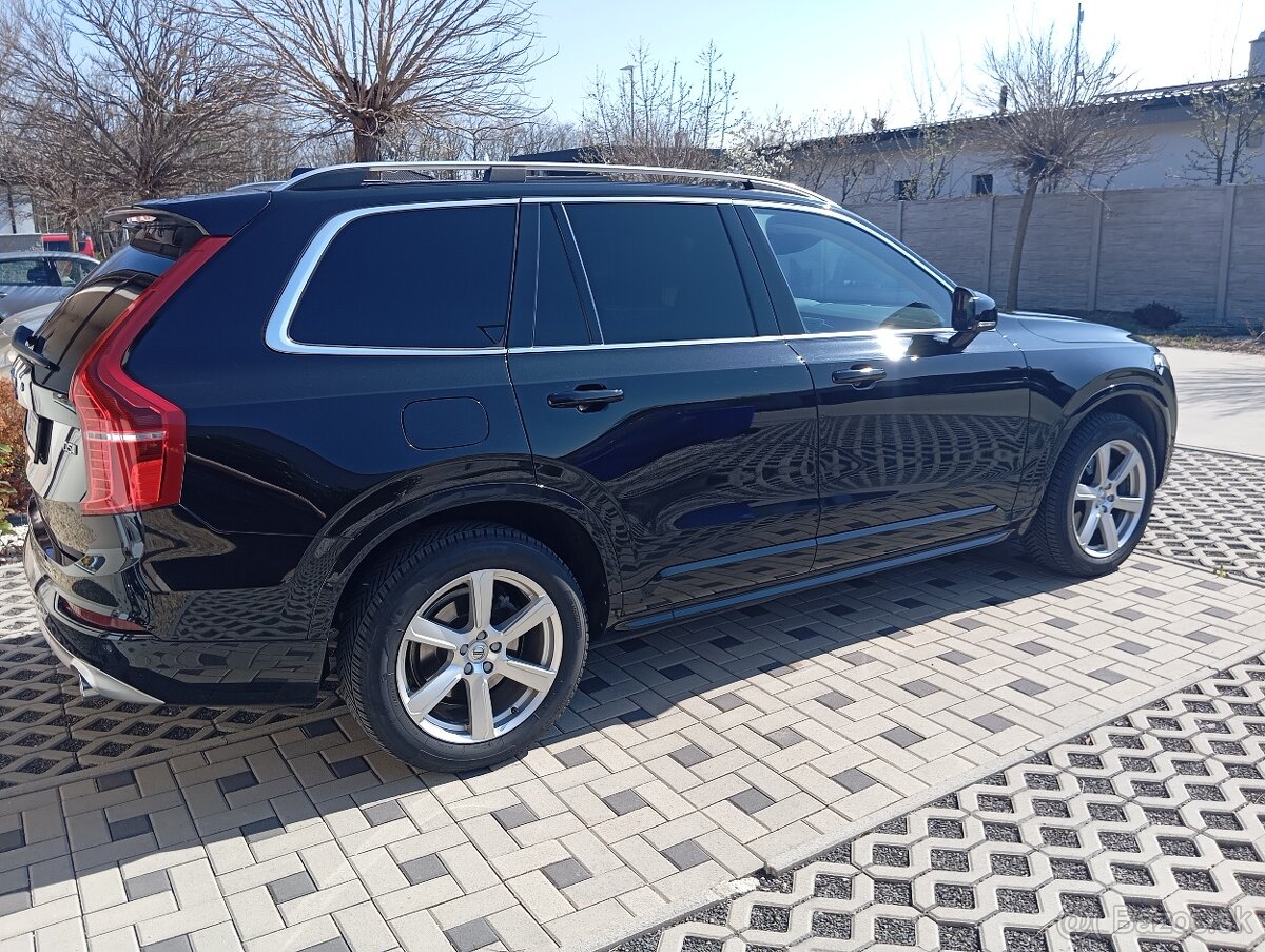 Volvo XC90 5D AWD 2018 - 13