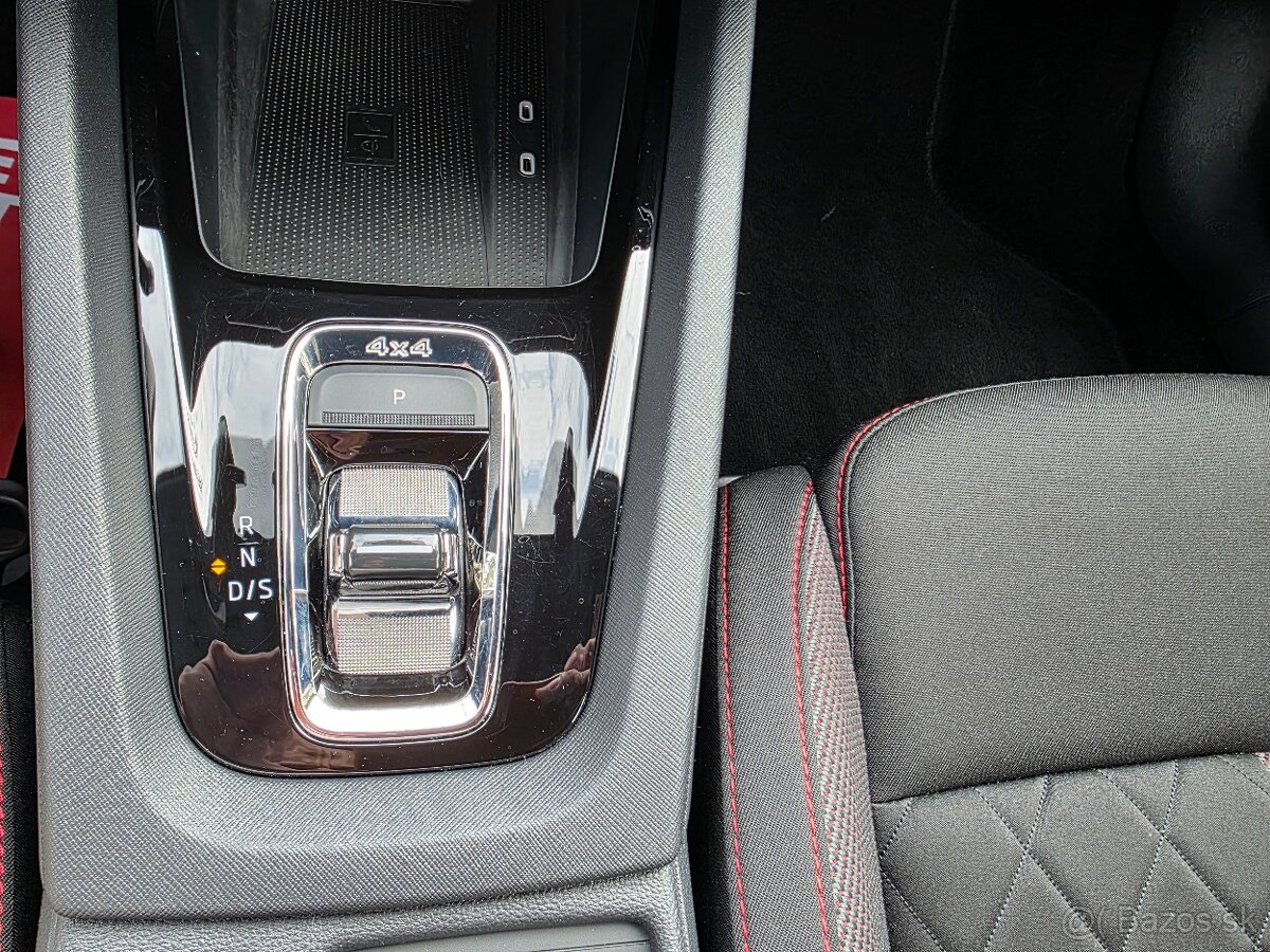 Škoda Octavia Combi RS DSG 4x4 - 13