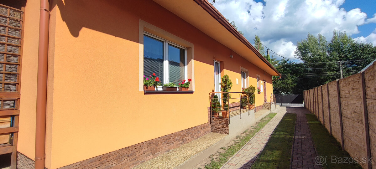 Na predaj rodinný dom s garážou, 1697 m², Strečno, Žilina - 13