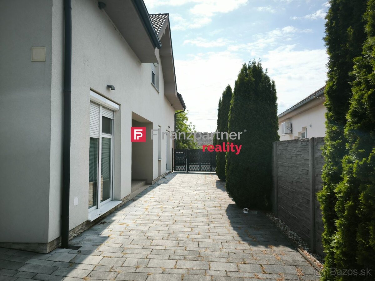 Priestranný 2,5-izbový byt v Kráľovom Brode s parkovaním a p - 13