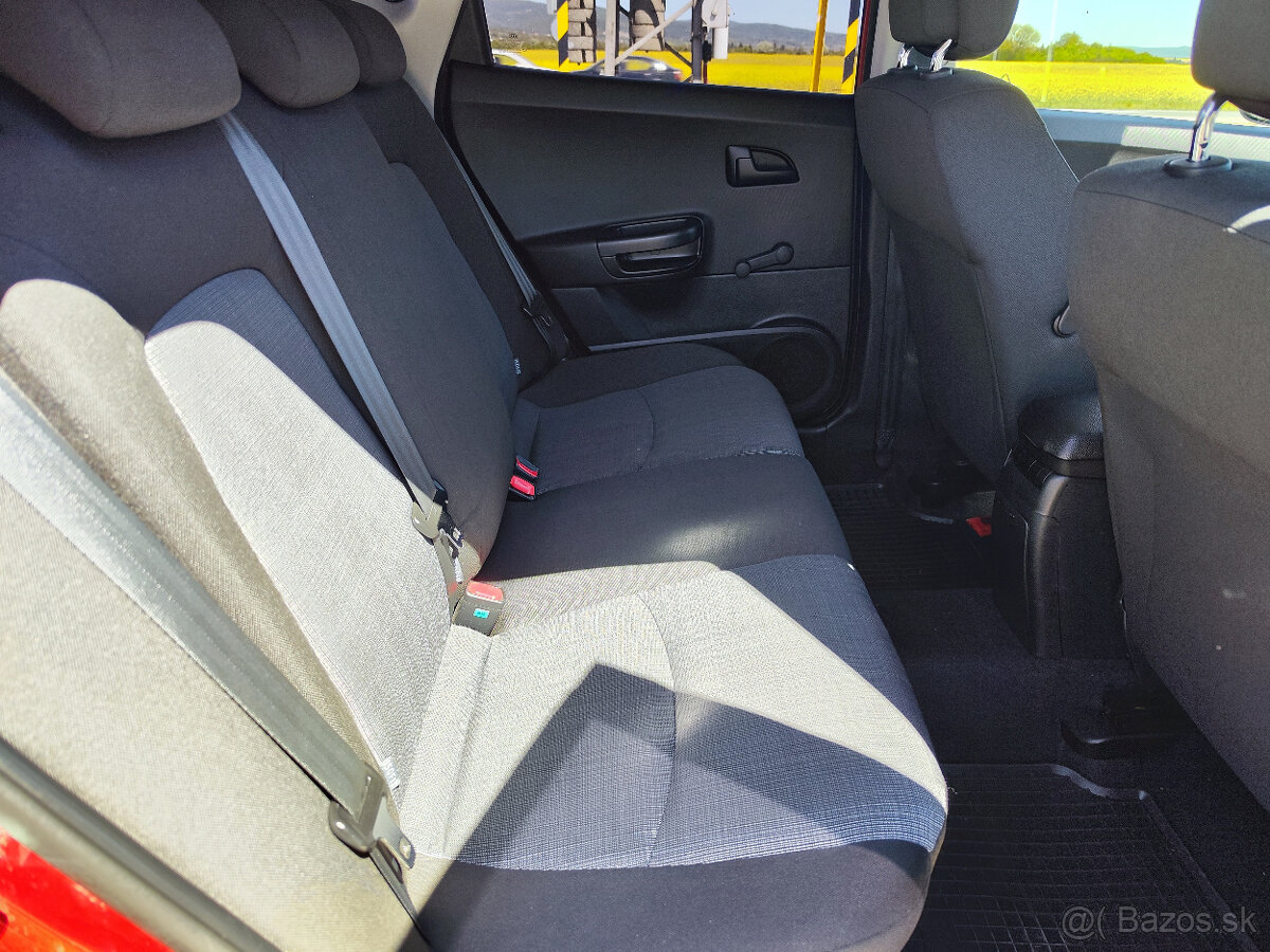 Kia Cee´d 1.6 CRDi VGT LX ISG - 13
