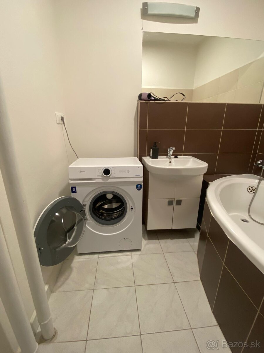 Prenájom 3 izbový byt, Ružinov - 13