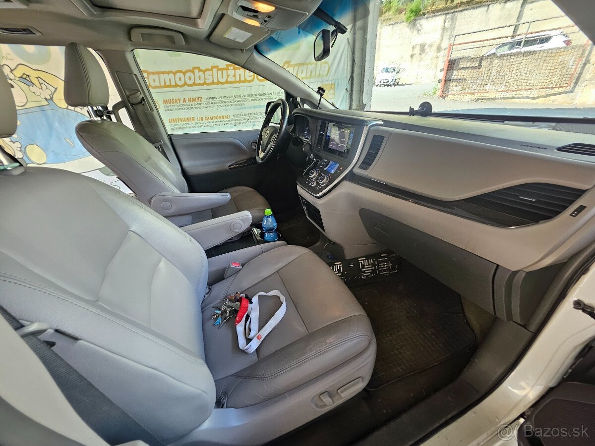 Toyota Sienna - 13