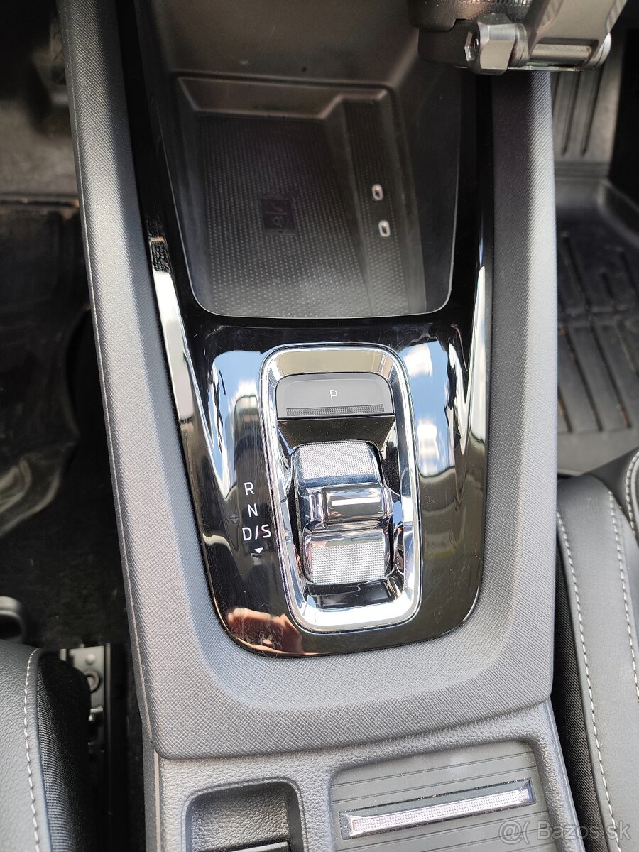 ŠKODA OCTAVIA COMBI - 4, 1.5 TSI e-TEC DSG 150 k – TOP STAV - 13