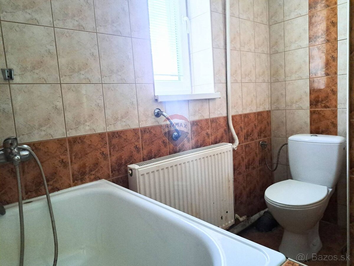 Na predaj dom s veľkým ovocným sadom v obci Uhorské - 13