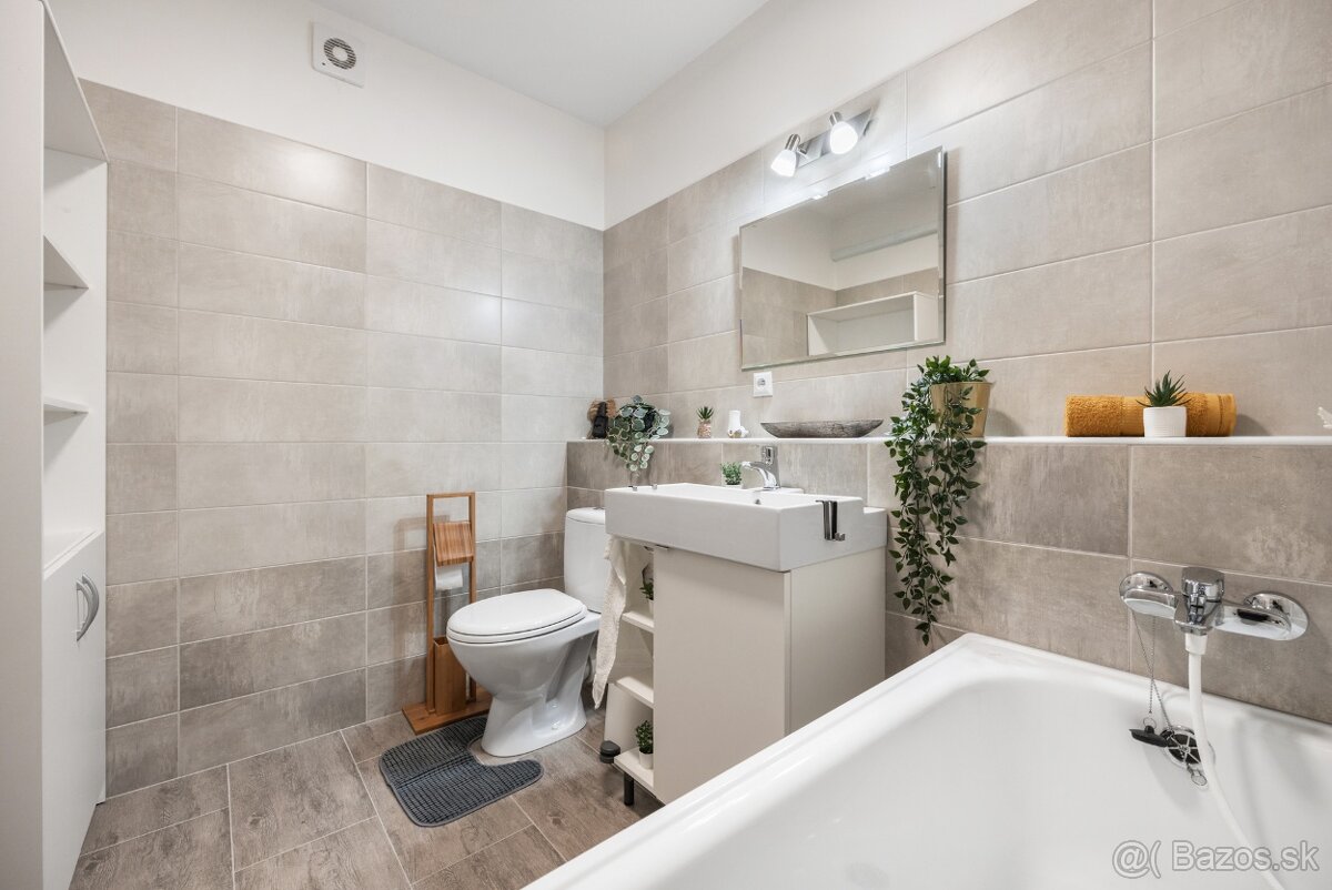 Na predaj 3 generačný RD Most pri Bratislave časť Studené - 13