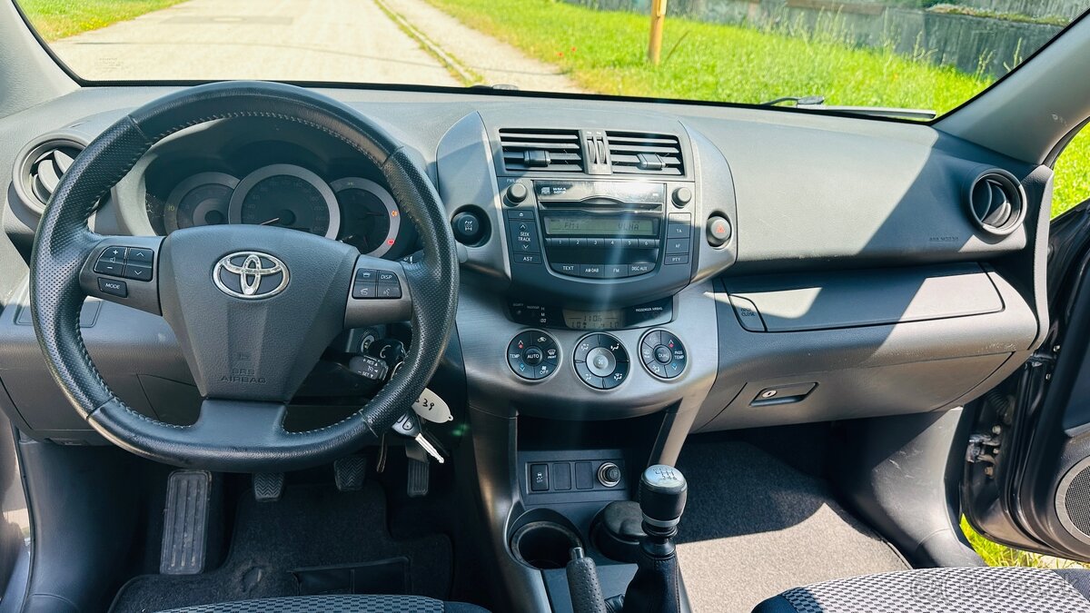 Toyota Rav4 D4-D 4x4 - 13