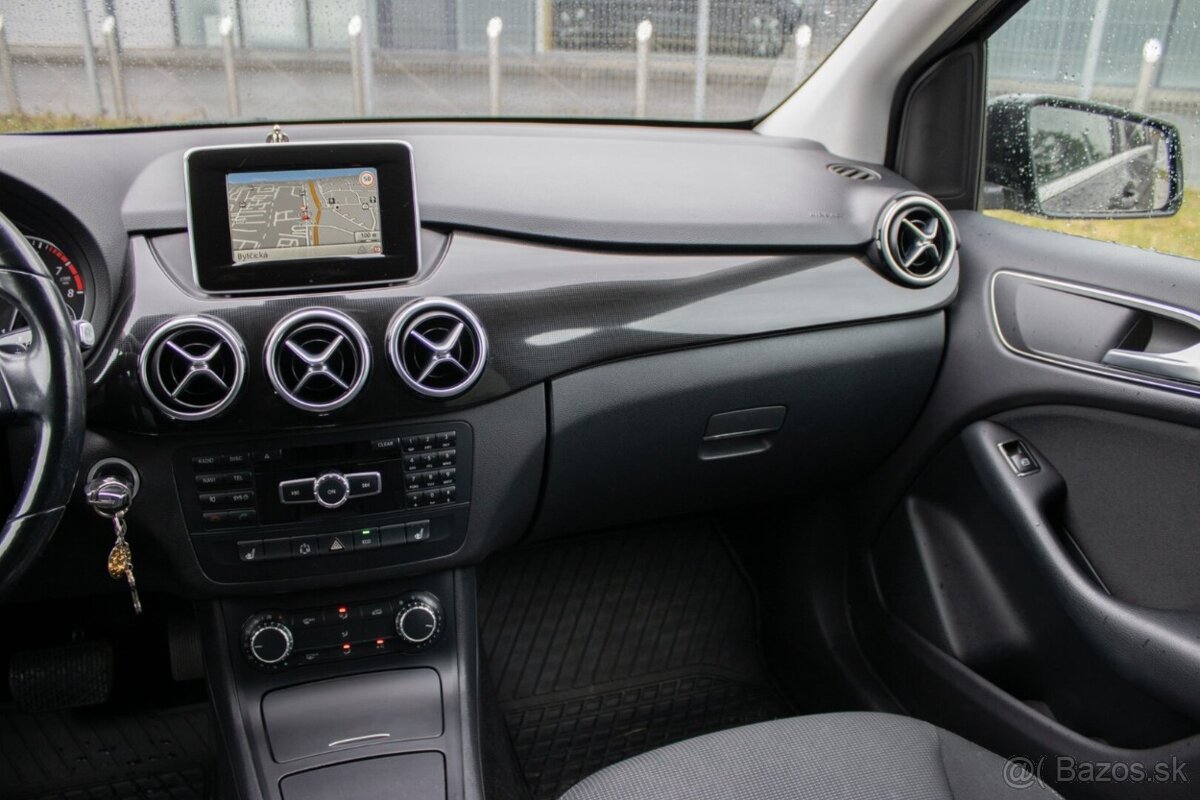 Mercedes-Benz B 180 - 13