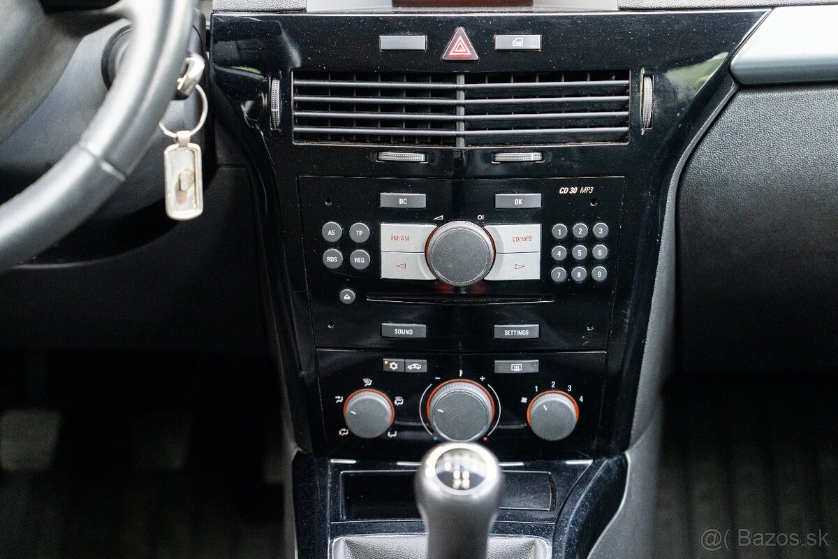 Opel Astra 1.4i, SR-vozidlo - 1.majiteľ - 13