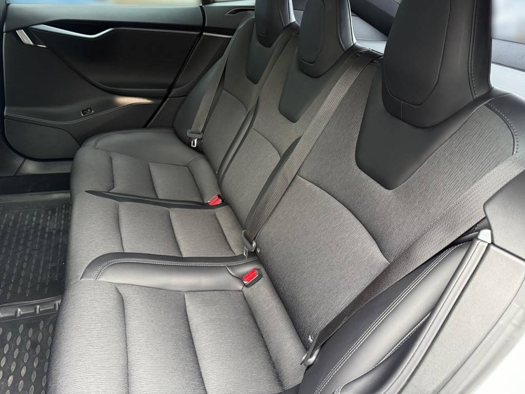 Tesla Model S 75D 4X4 DUAL MOTOR - 13