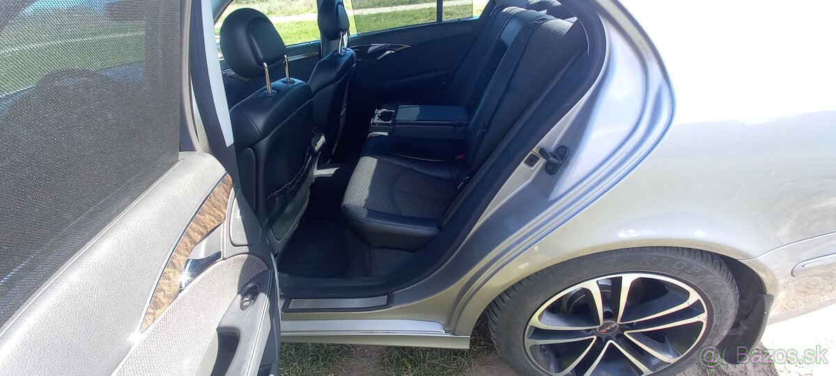 mercedes e 320 4matic avantgarde benzín - 13