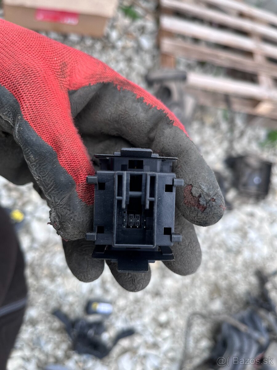 Škoda Fabia 2,Roomster vypínač okien, ovládač, páčky, budíky - 13