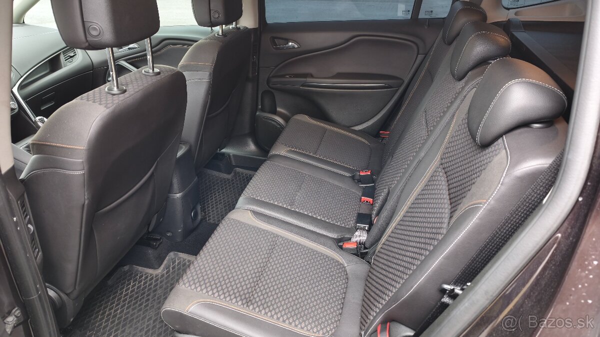 Zafira Sports Tourer - 13