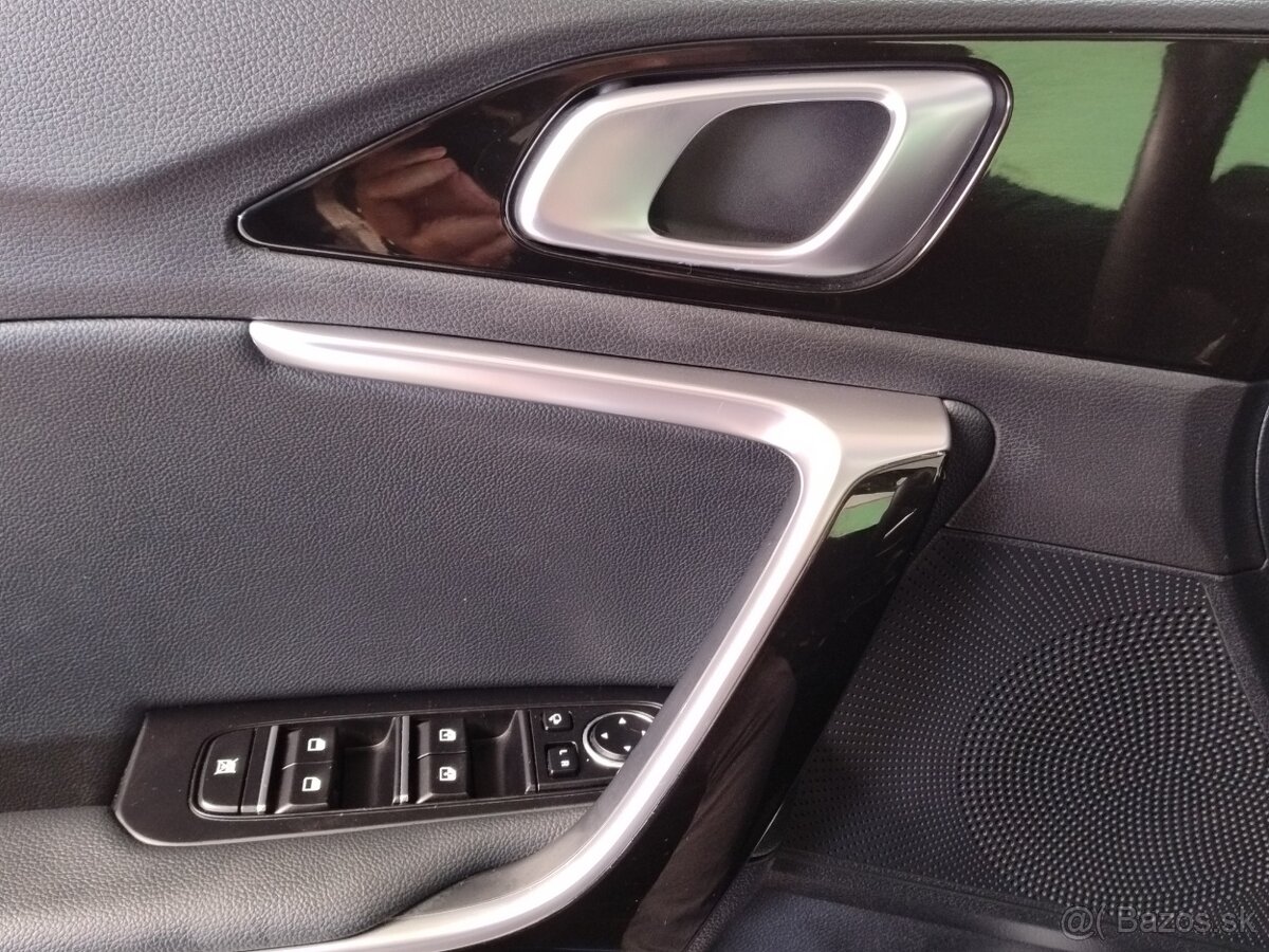 KIA Ceed SW, A7, GOLD + LED pack - 13