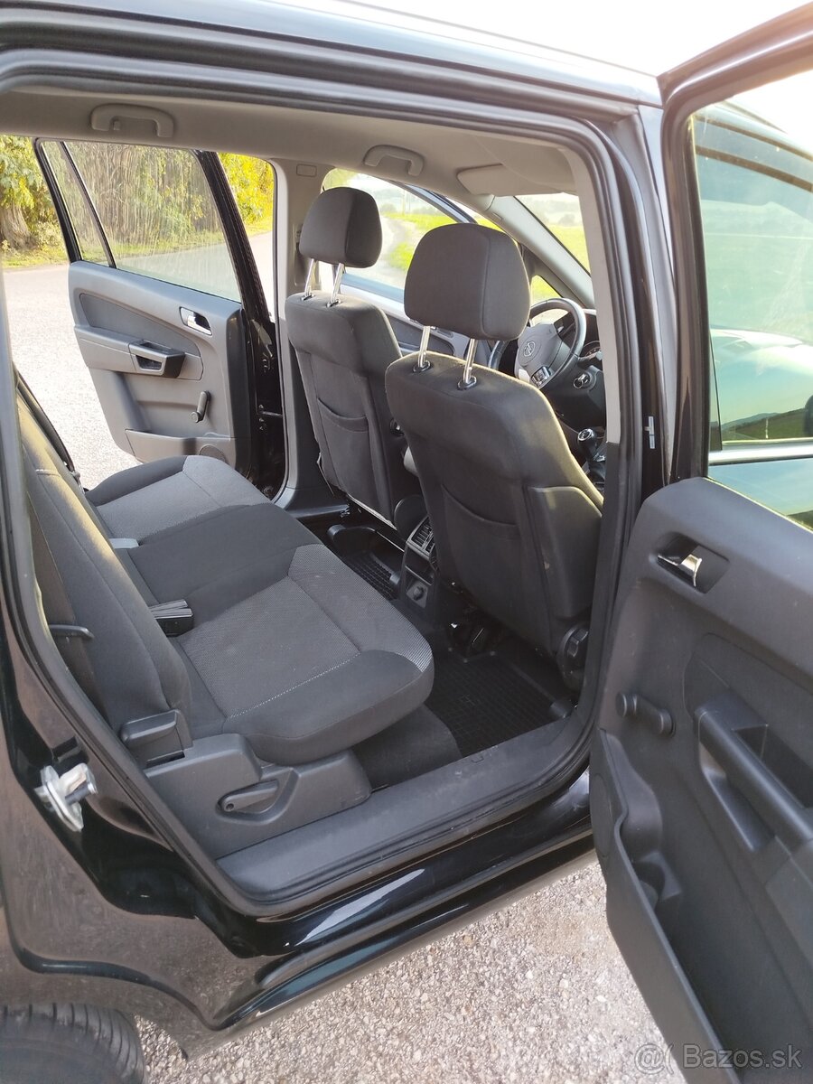 Opel Zafira 1.8 benzín 7 miest - 13
