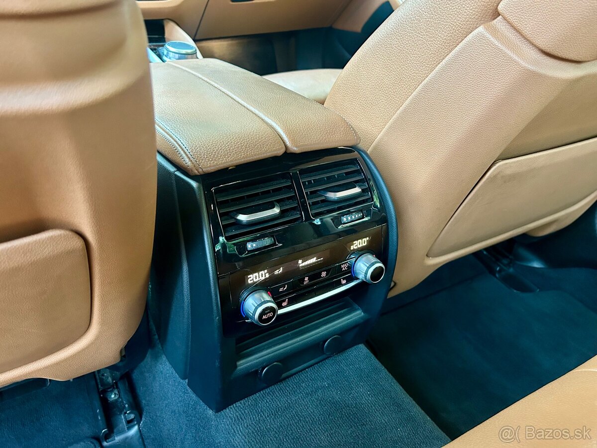 BMW M550i (G30) xDrive 340kW - 13