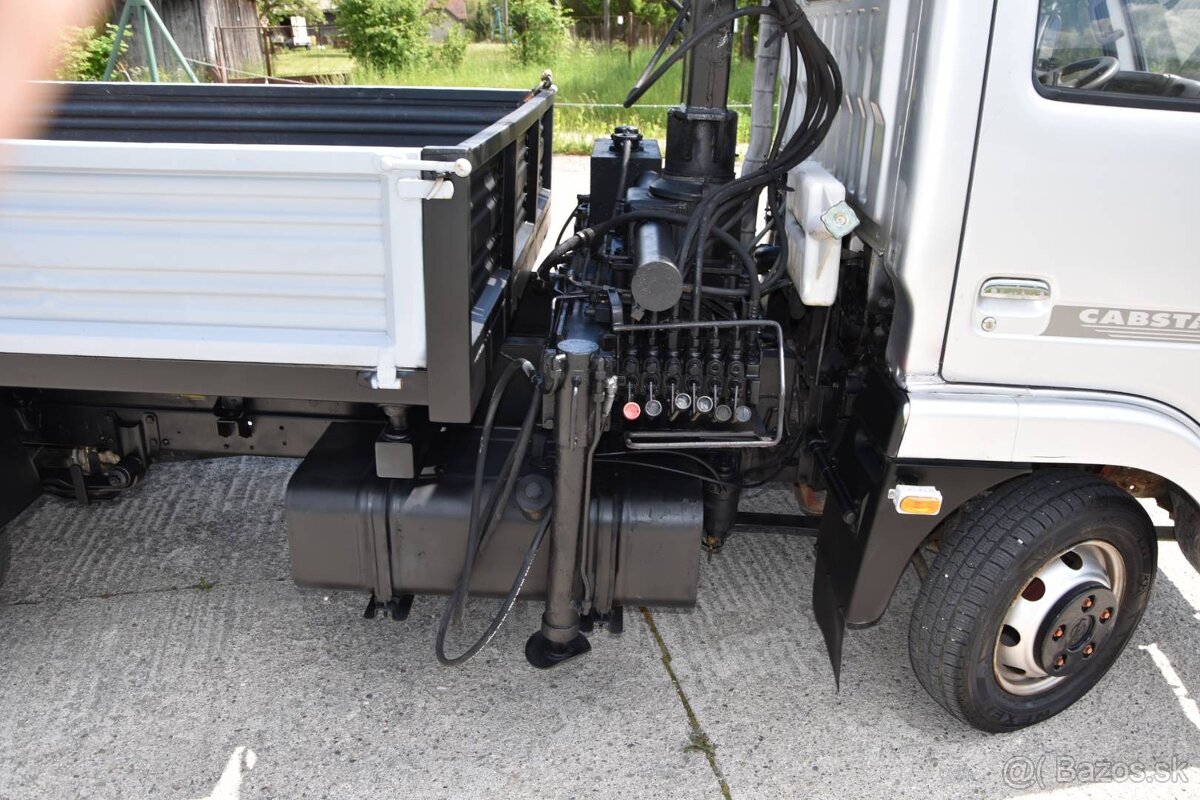 Nissan Cabstar trojstranný vykápač s rukou - 13