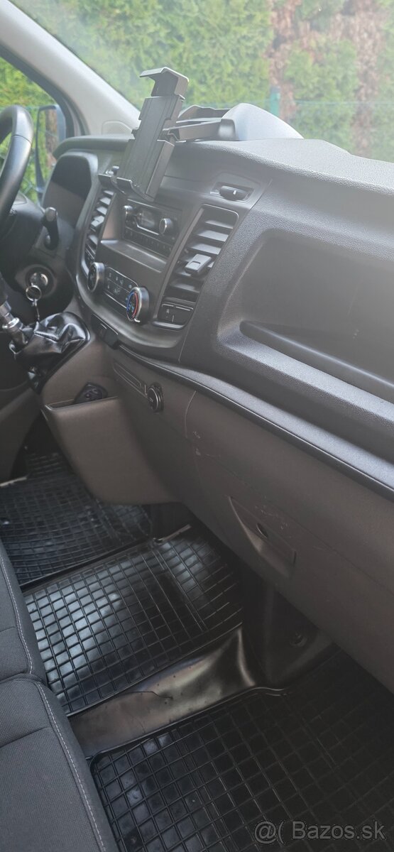 Ford Transit Custom - 13