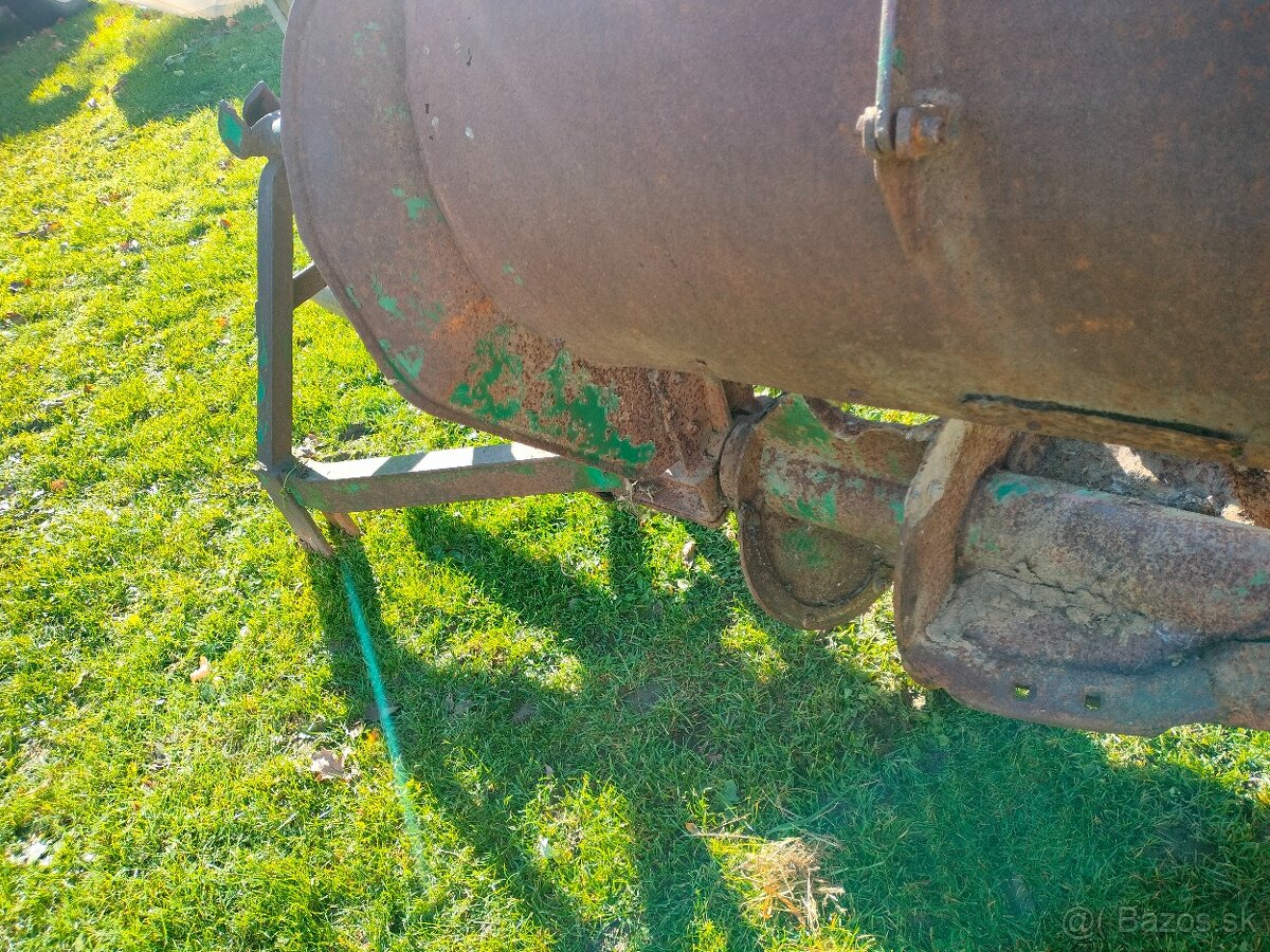 Půdní rýhovací fréza za traktor - 13