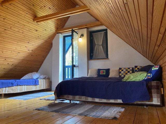 Chatka priamo pri Váhu - 13