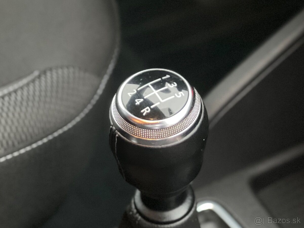 Dacia Duster 1.6 benzín - 13