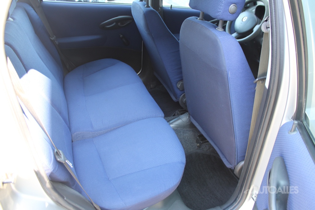 Fiat Punto 1,2 i 8V 44 kW - 13