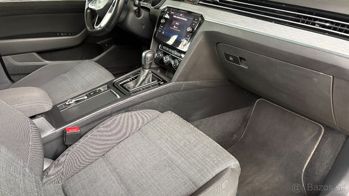 VW Passat Variant Business 2020 - 13