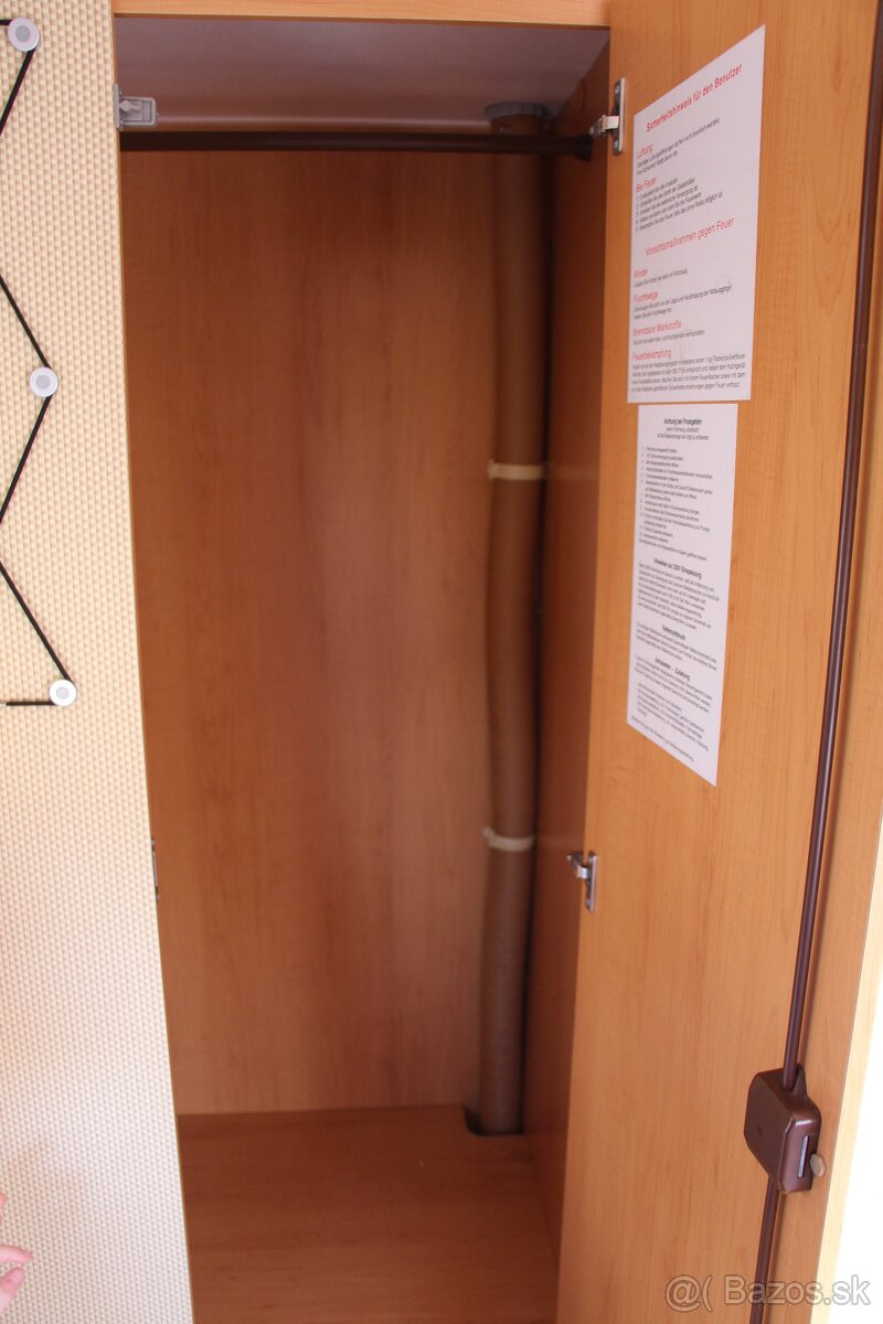 obytny prives Hymer 4 osoby 1200kg - 13