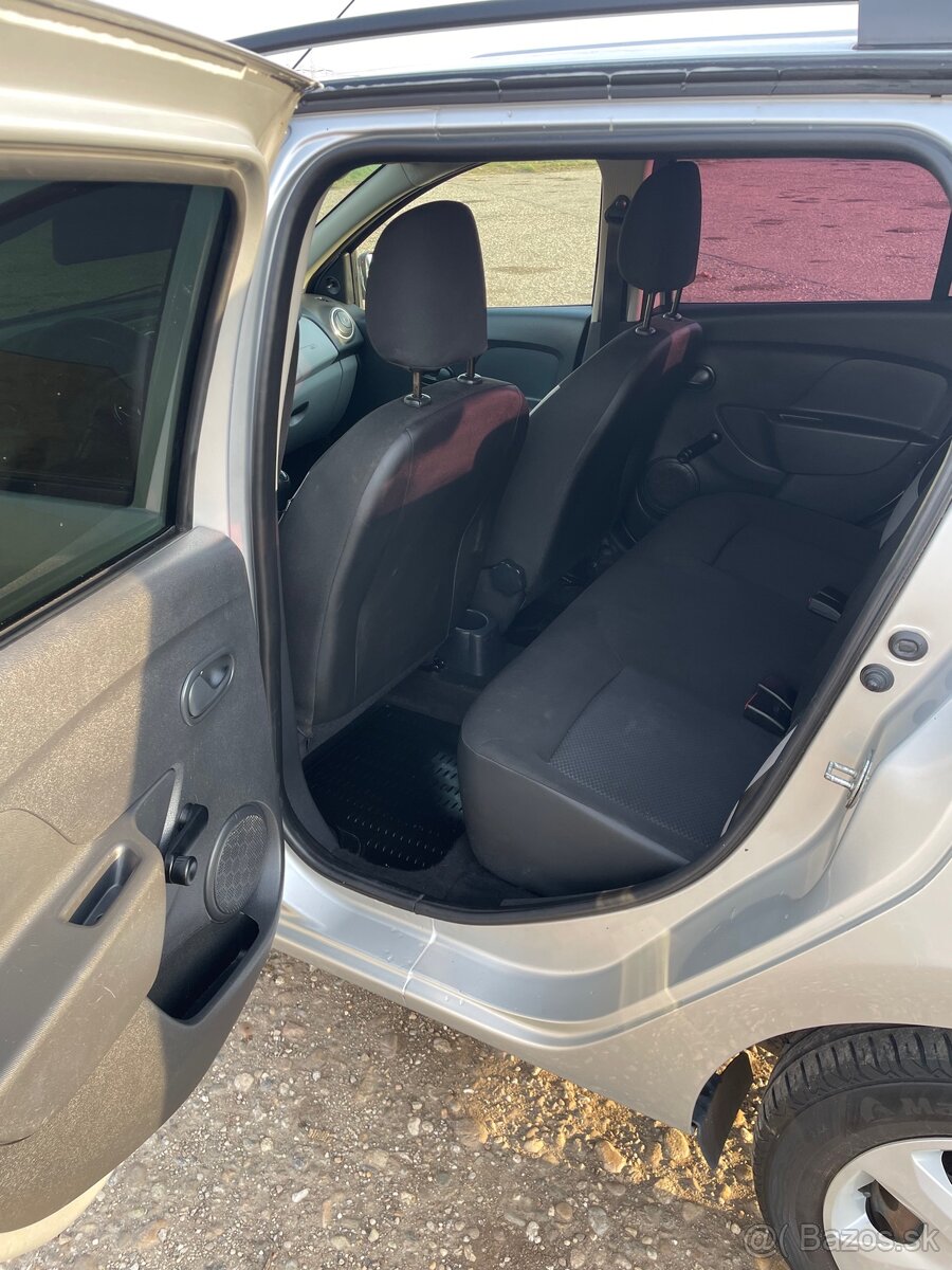 Dacia logan 0.9tce - 13