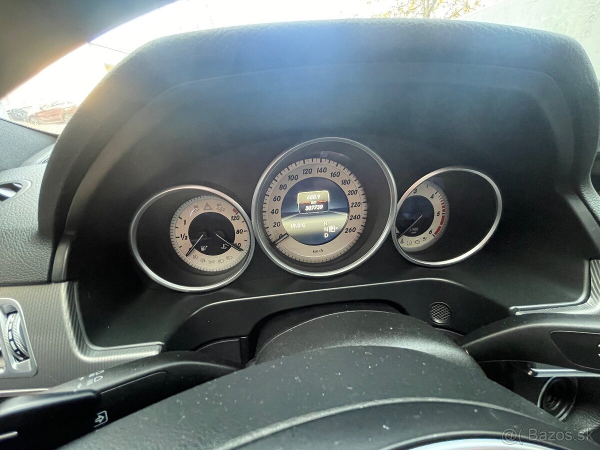 Mercedes-Benz E 250 CDI - 13