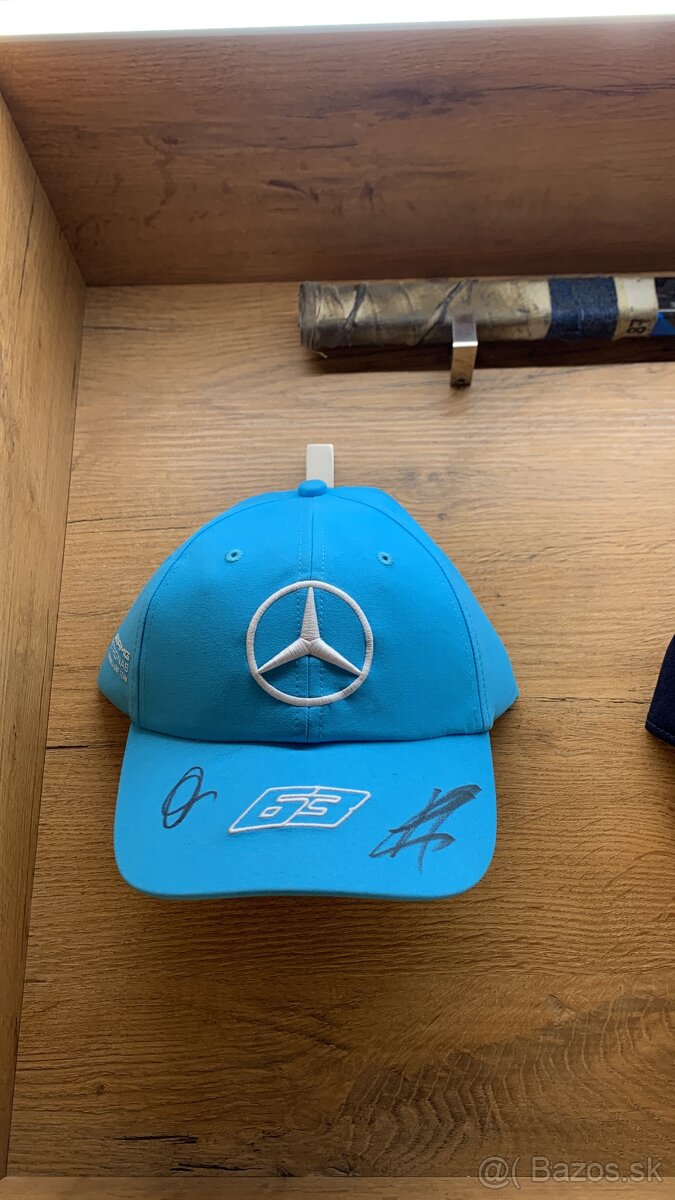 F1 helmy, šiltovky a modely - 13