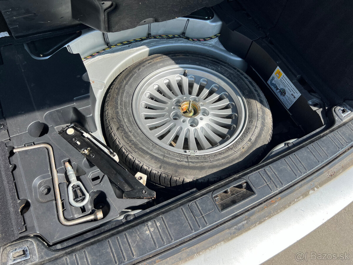 Predám BMW E39 520i touring v sériovom stave - 13