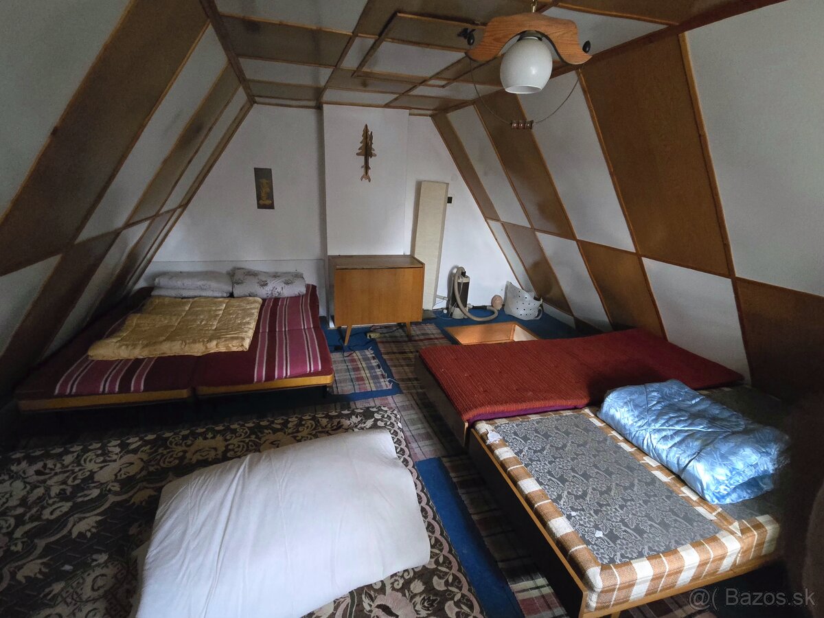 Lukratívny Pozemok 512m² s Murovanou Chatou v Rači pod Lesom - 13