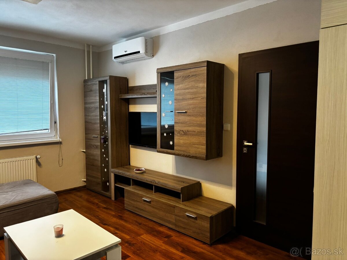 Zariadený dvojizbový byt - 13