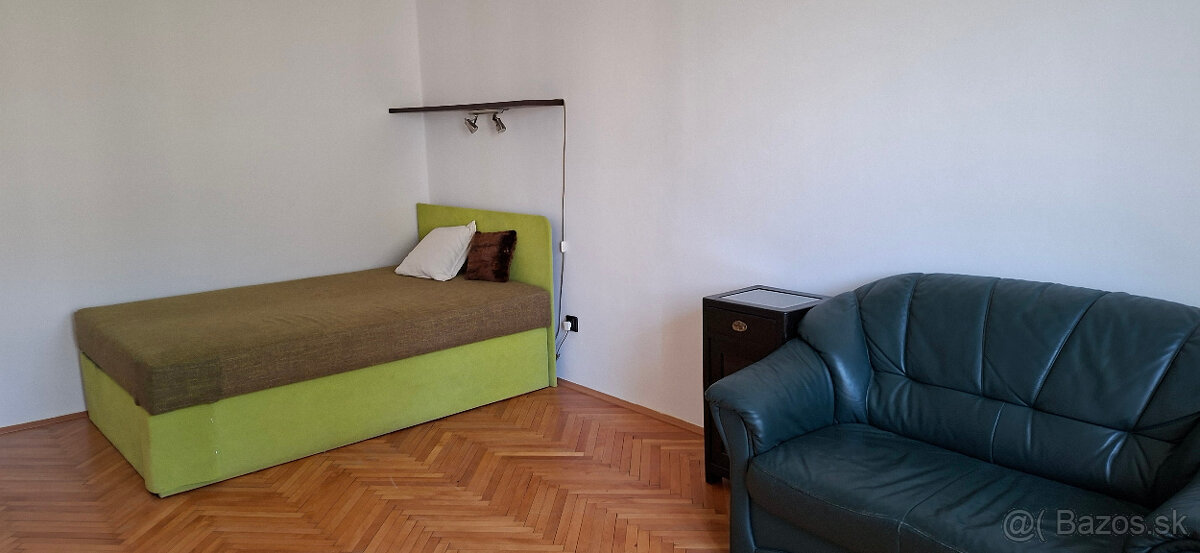 Prenájom 2 - izbového bytu Hliny 3 - 13