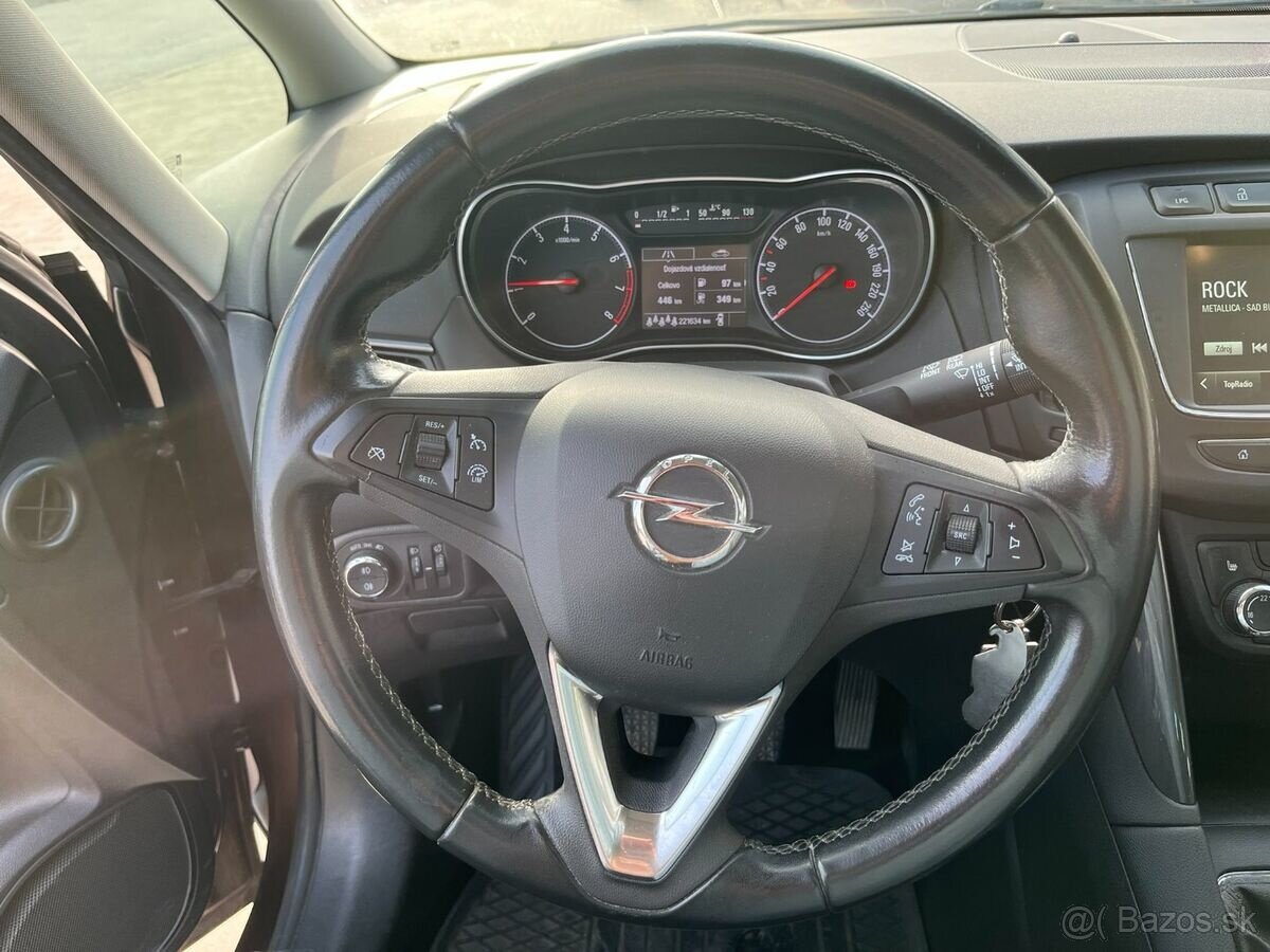 Opel Zafira Tourer 1.4 benzín + LPG - 13