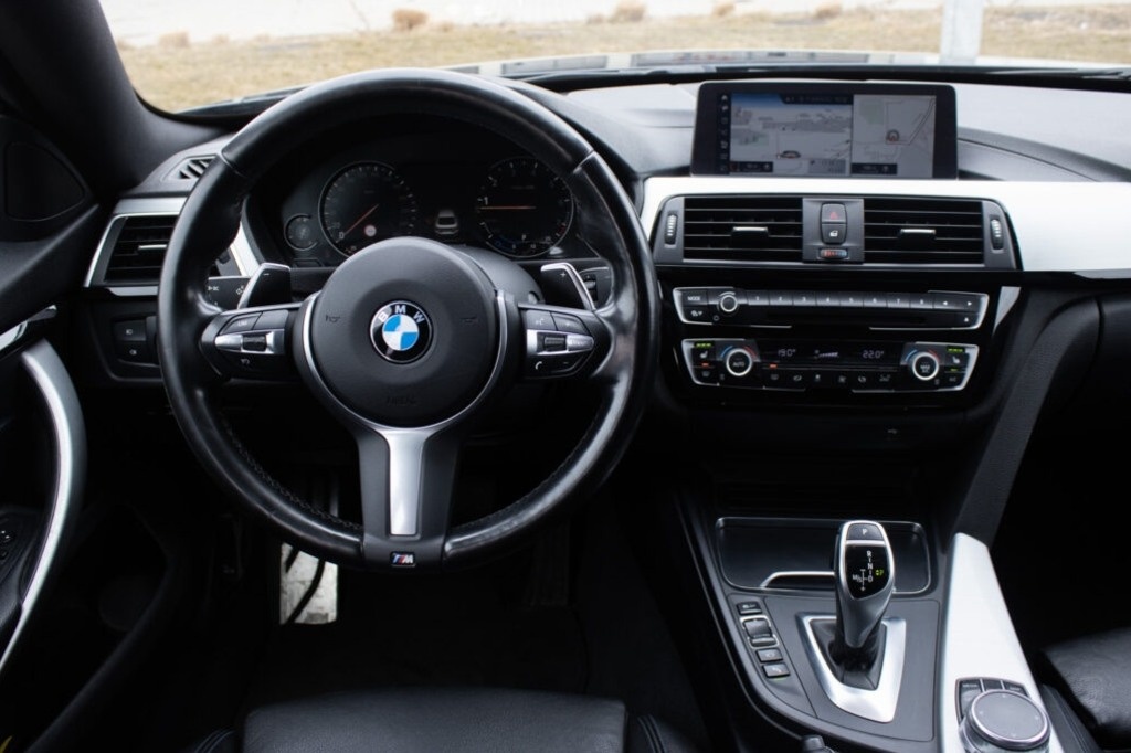 BMW 440i xDrive z roku 2018 - 13