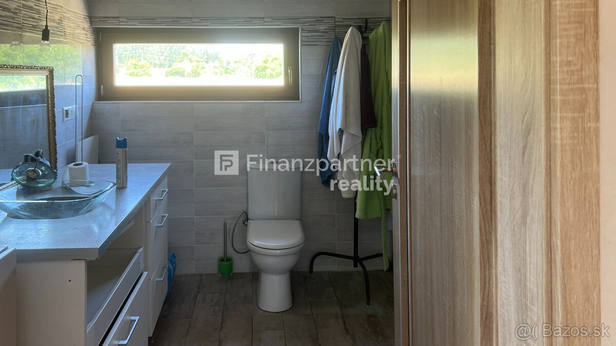 Rodinný dom s pozemkom 2 395 m², Kolárovo, Komárno - 13